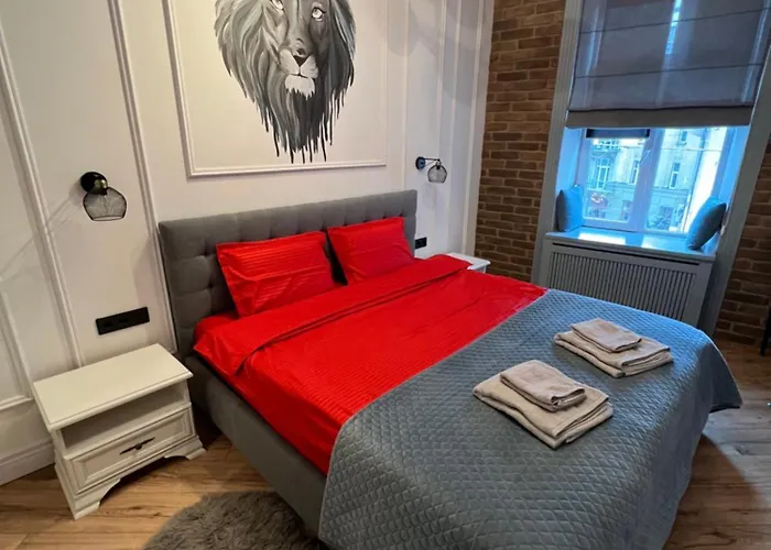 Lion\'S Gate Apartment
