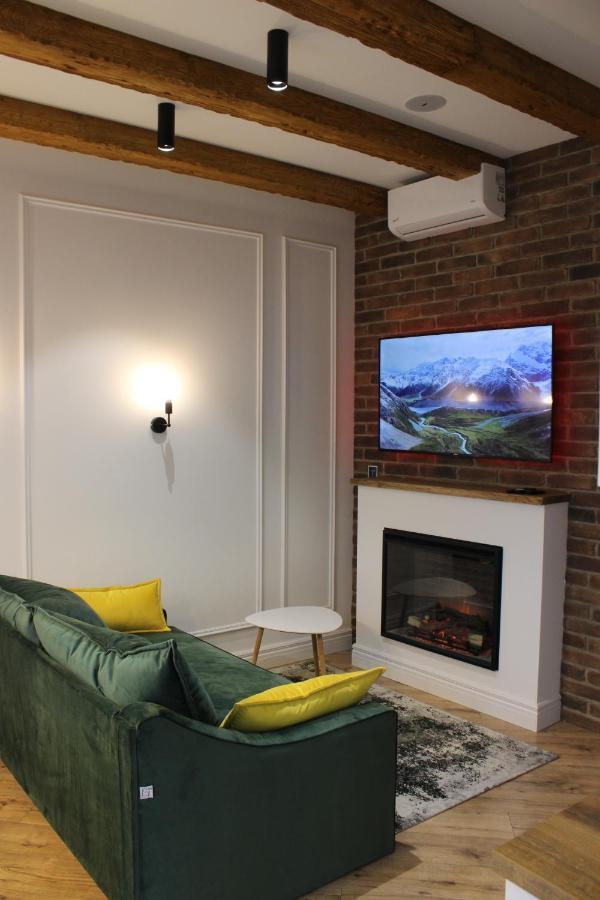 Lion's Gate Apartment